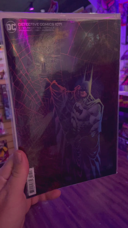 Batman Detective Comics #1071 E 1:50 Kelley Jones Foil Variant